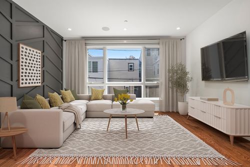 7 Kemble Pl, Boston, MA, 02127-2328 | Card Image