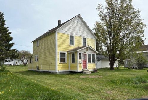 1611 Hadley St, Bessemer, MI, 49911-1816 | Card Image