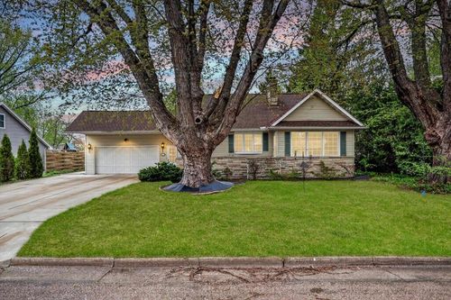 540 19th Ave S, WISCONSIN RAPIDS, WI, 54495-3923 | Card Image