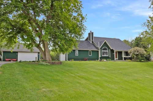 7429151 Winzer Rd, Hartland, WI, 53029-9480 | Card Image