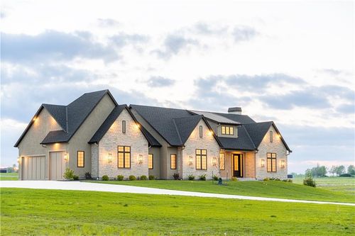 18904 Bella Terra Rd, Pleasant Hill, MO, 64080-8826 | Card Image