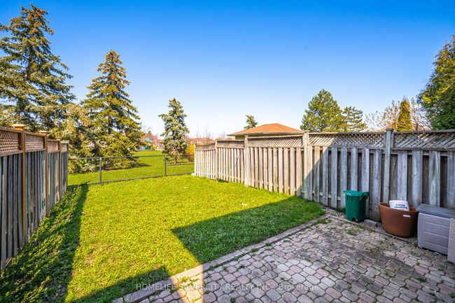 92 Cedarwood Cres, Home with 3 bedrooms, 3 bathrooms and 3 parking in Brampton ON | Image 35