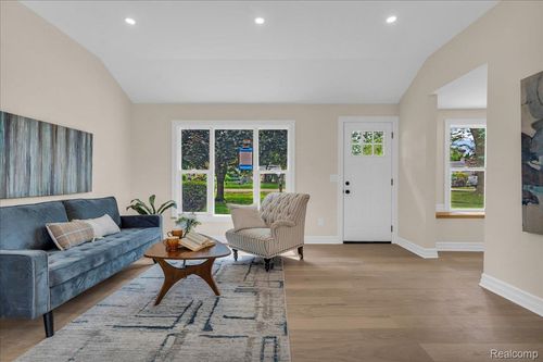 27853 Johnson Rd, Grosse Ile, MI, 48138-2016 | Card Image