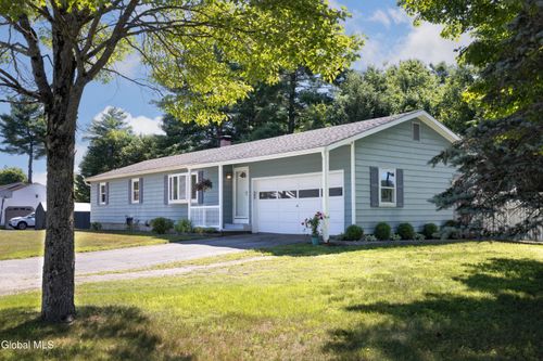 40 Woodward Ave, Warrensburg, NY, 12885-1022 | Card Image
