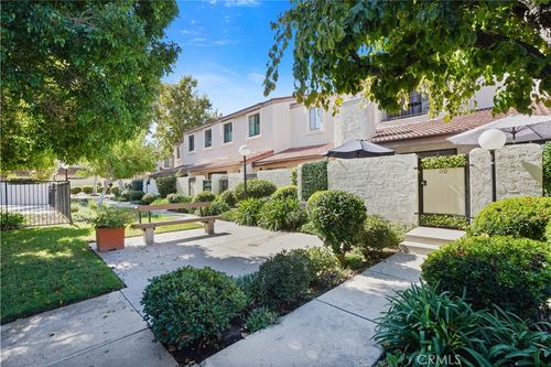 110-18230 Oxnard St, Tarzana, CA, 91356 | Card Image