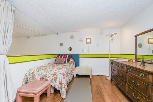 1-d-10 Bay Street Lndg, Staten Island, NY, 10301-2530 | Card Image