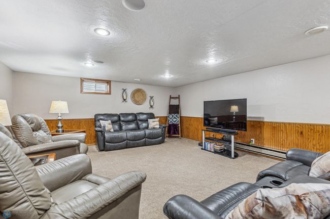 Family Room | Image 25