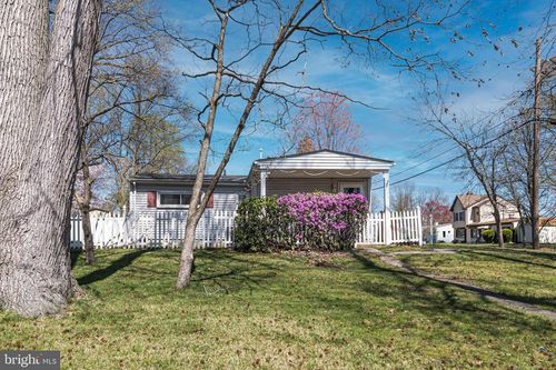 105 County Ave, Maple Shade, NJ, 08052-1808 | Card Image