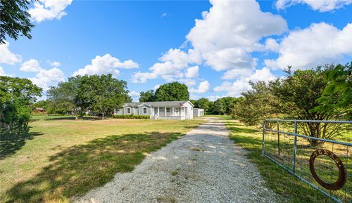 429 Eagle Ridge Rd, Mcgregor, TX, 76657-4036 | Card Image