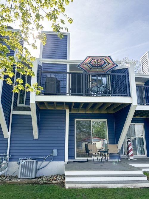 f-261 Black River St, South Haven, MI, 49090-2312 | Card Image