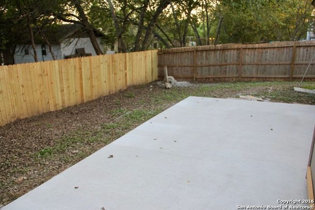 610 Meadow Gate, House other with 3 bedrooms, 2 bathrooms and null parking in Converse TX | Image 16