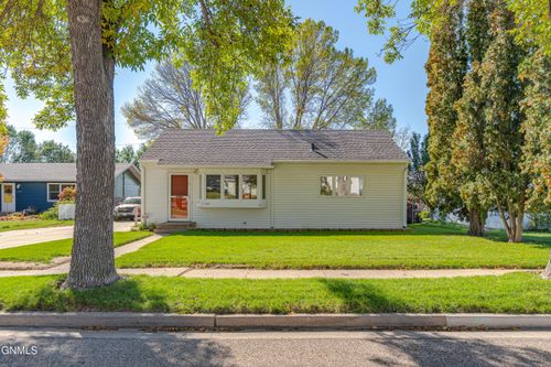 1157 W Avenue B, Bismarck, ND, 58501-2409 | Card Image