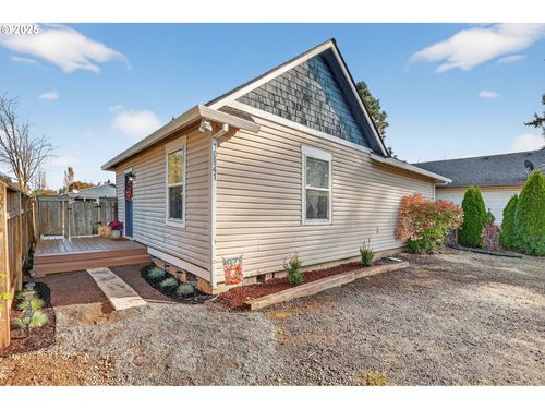 10941 Main St Ne, Donald, OR, 97020-9747 | Card Image