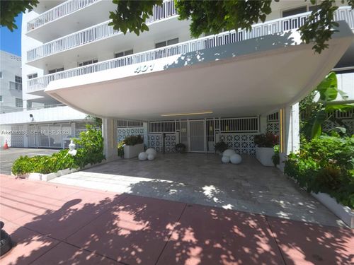 304-401 Ocean Dr, Miami Beach, FL, 33139-6644 | Card Image