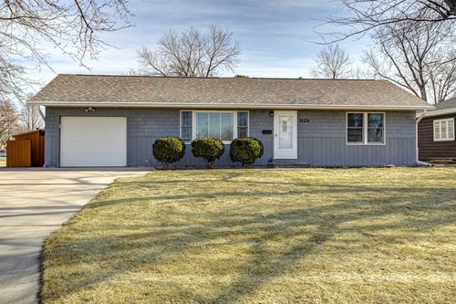 3124 Grove Ave, Ames, IA, 50010-4722 | Card Image