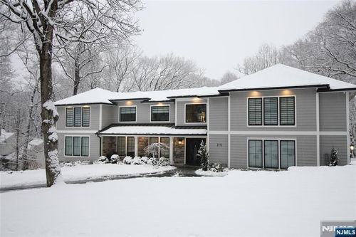 315 Freemans Ln, Franklin Lakes, NJ, 07417-1052 | Card Image