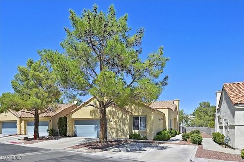 2284 Cassatt Dr, Henderson, NV, 89074-5057 | Card Image