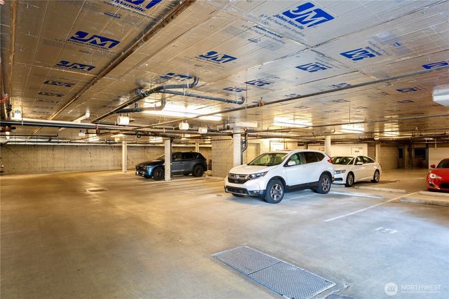 APT-302 - 9222 Roosevelt Way Ne, Condo with 2 bedrooms, 2 bathrooms and 1 parking in Seattle WA | Image 26