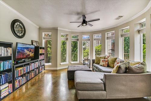 apt-206-910 W 25th St, Austin, TX, 78705-4430 | Card Image