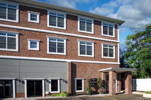 3h-2 Union Pl, Huntington, NY, 11743-3558 | Card Image