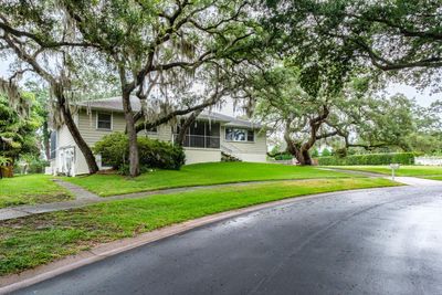 10 Fernbrooke Drive, House other with 4 bedrooms, 3 bathrooms and null parking in Safety Harbor FL | Image 2