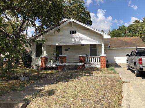 212 W 6th St, Taylor, TX, 76574-3535 | Card Image