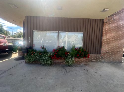 225 N California St, Lodi, CA, 95240-1963 | Card Image