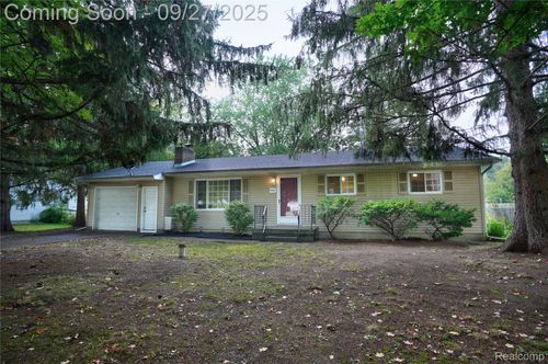 2461 Meadowbrook Ln, Clio, MI, 48420-1988 | Card Image