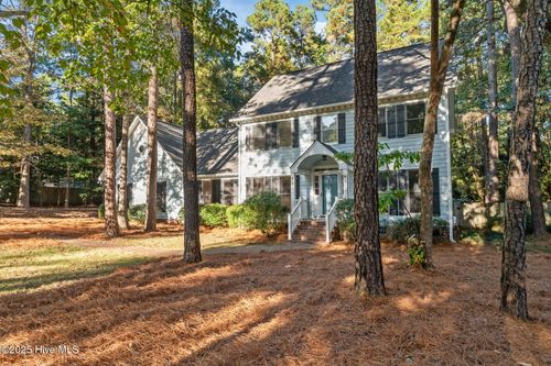 465 E Hedgelawn Way, Southern Pines, NC, 28387-7604 | Card Image