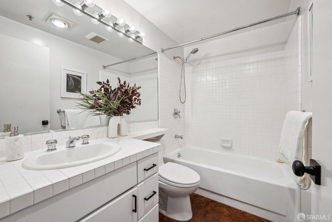UNIT-302 - 111 Chestnut St, Condo with 2 bedrooms, 2 bathrooms and 1 parking in San Francisco CA | Image 31