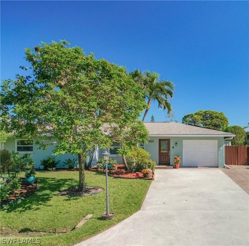 458 W Valley Dr, BONITA SPRINGS, FL, 34134-7313 | Card Image