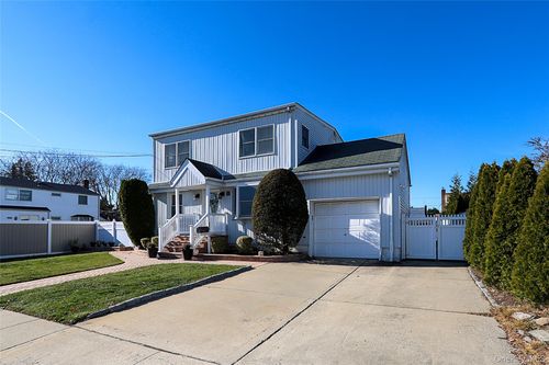 169 N 6th St, Bethpage, NY, 11714-1901 | Card Image