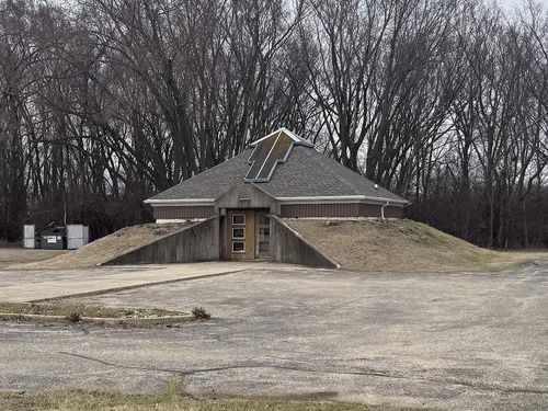 1680 Huebbe Parkway, Beloit, WI, 53511 | Card Image