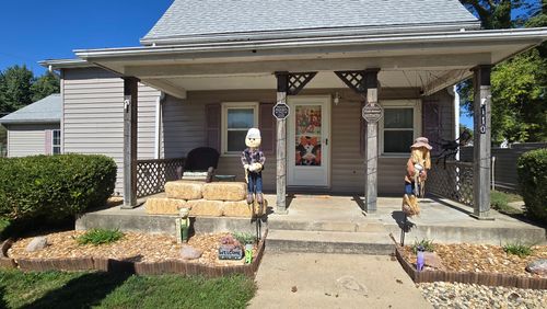 110 E Crosley St, Kenney, IL, 61749-9035 | Card Image