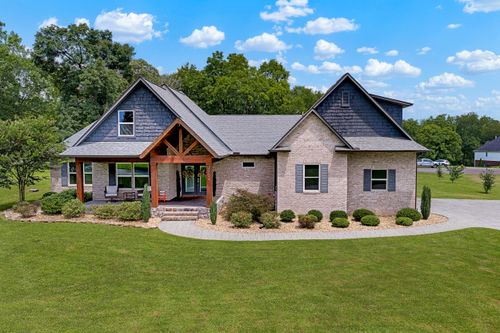 2704 River Island Blvd, Kodak, TN, 37764-1105 | Card Image