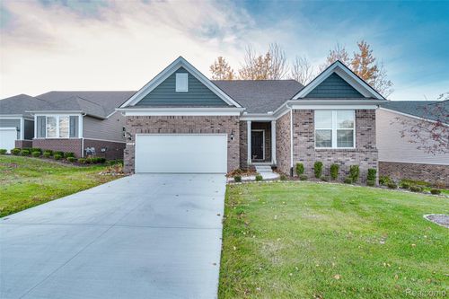 4118 Avery Rd, Lake Orion, MI, 48359-2085 | Card Image