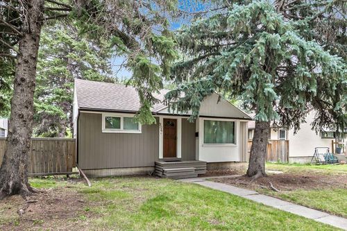 906 Rundle Crescent Ne, Calgary, AB, T2M3B9 | Card Image