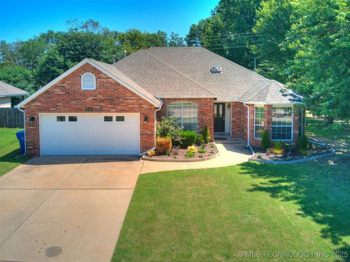 4717 S Ash Ave, Broken Arrow, OK, 74011-3638 | Card Image