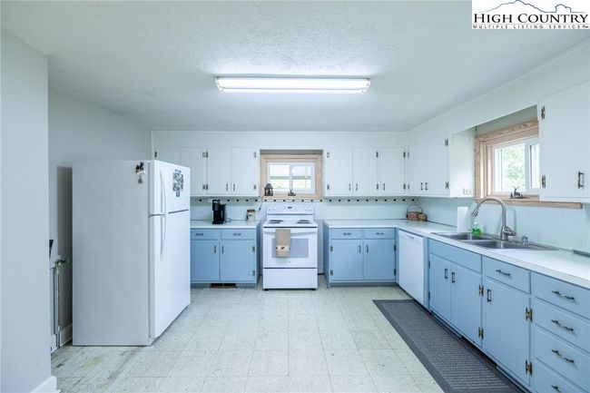 201 W Laurel Knob Rd, House other with 2 bedrooms, 1 bathrooms and null parking in Todd NC | Image 15