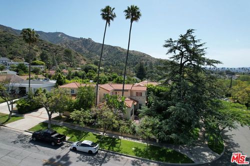 1861 W Mountain St, Glendale, CA, 91201-1256 | Card Image