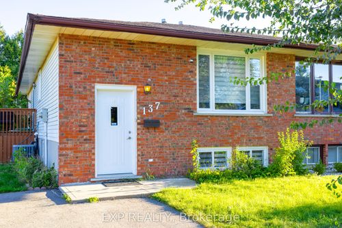 137 Nickolas Cres, Cambridge, ON, N3C3L7 | Card Image