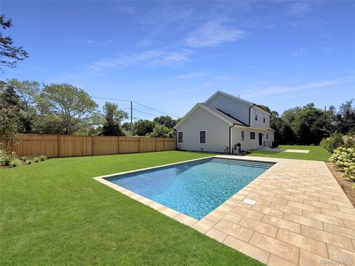 1 Summit Blvd, Westhampton, NY, 11977-1125 | Card Image