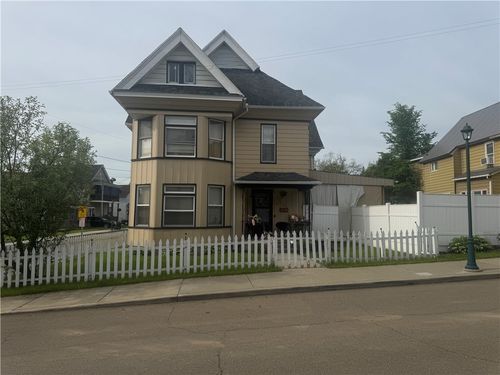 14 Park St, Bradford, PA, 16701-2273 | Card Image