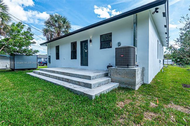 0 - 2739 Nw 7 Th St, House other with 4 bedrooms, 3 bathrooms and null parking in Fort Lauderdale FL | Image 31