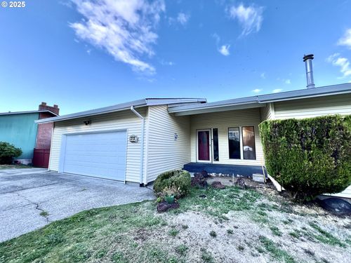 315 W D St, Rainier, OR, 97048-3140 | Card Image