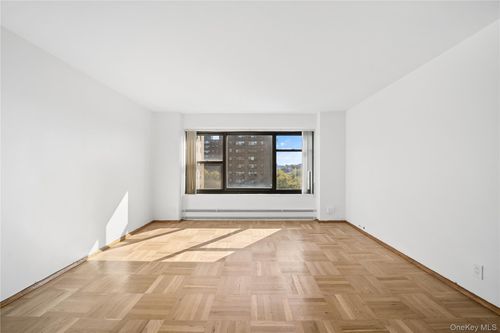 9b-21-55 34th Ave, Astoria, NY, 11106-4313 | Card Image