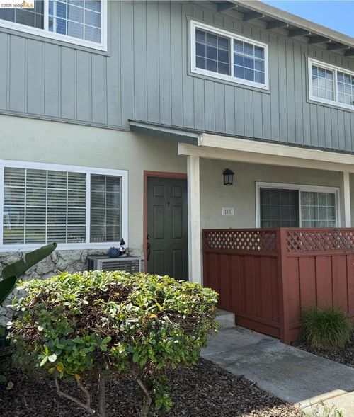 1-650 Fargo Ave, San Leandro, CA, 94579-2100 | Card Image