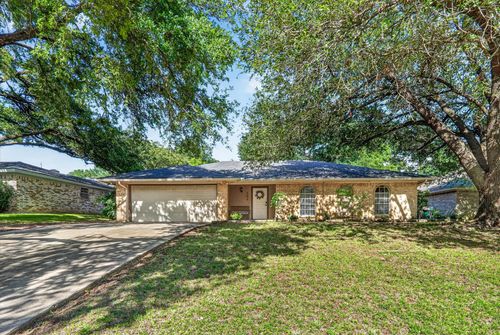 202 Laurel St, Mansfield, TX, 76063-1817 | Card Image