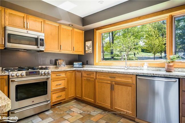 8254 21/22 Nottawasaga Sideroad, House other with 5 bedrooms, 6 bathrooms and 6 parking in Duntroon ON | Image 7