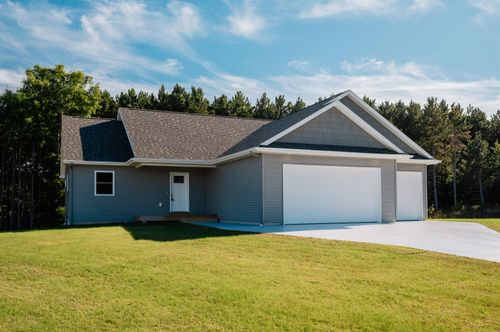 850 Coyote Ln, Traverse City, MI, 49696-8996 | Card Image